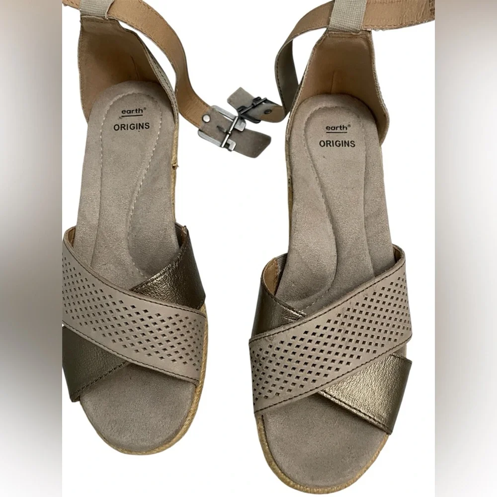 Earth Origins Natasha Wedge Heel Leather Platinum SIZE 8 - Picture 9 of 12